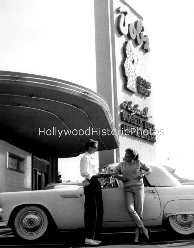 Bobs Big Boy Toluca Lake 1958 with Debbie Reynolds.jpg